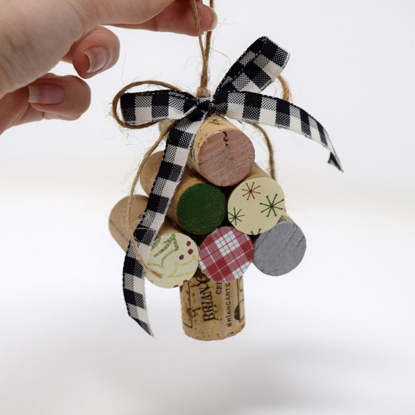 Wine Cork Christmas Ornaments, Wine gifts for Women, Eco friendly Christmas tree Ornaments handmade, Wine Bottle Tags, Modern Christmas Tree