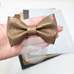 Toddler Boy Bowtie, Ring Bearer Bow Tie, Metallic Bow tie for Boys, Family Photo Outfit Christmas, baby boy bowtie, Christmas gift for boy