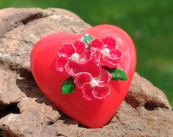 P50 - Red Heart with Dark Red Flowers / bar pin