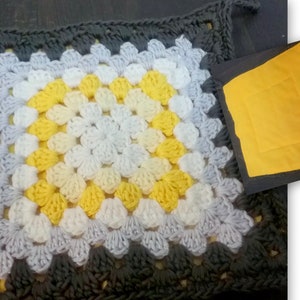 Agarraderas hechas a mano Página 2 Granny Squares con tela, accesorios para el hogar, regalos imagen 5