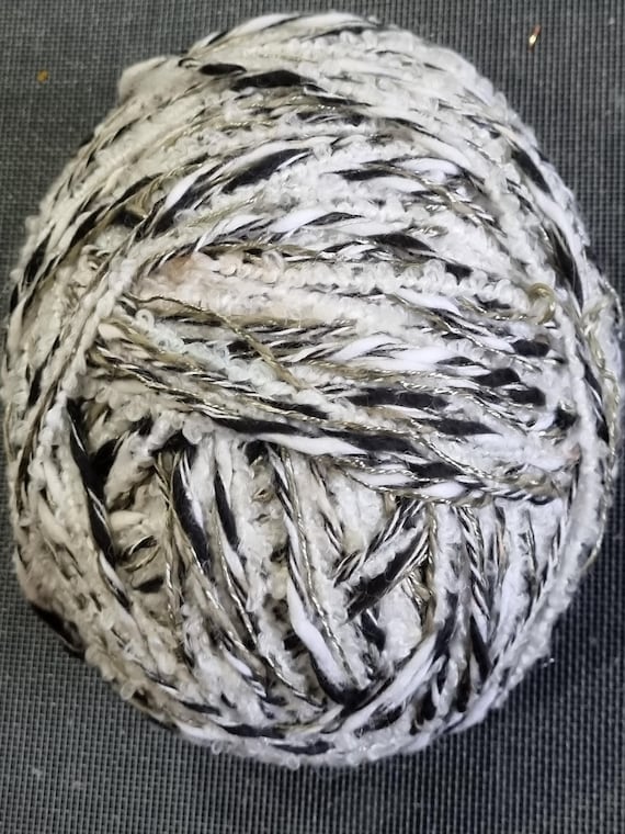 Wool, designer yarn mix, novelty yarn, Kalinka, black/white, white bouclé, pearl, Tiber Ray Cot reed, hand-wound, vintage wool