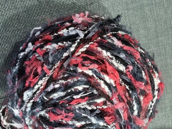 Wool, designer yarn mix, chunky wool, accent yarn/extra soft novelty yarn/ black/white/red, hand-wound, vintage wool