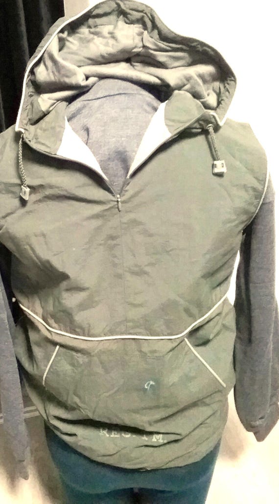 Sale 30% sleeveless vest, outdoor, hunter green, windbreaker with hood, pullover, kangaroo pocket, graphic, gender, Tom Tailor, vintage