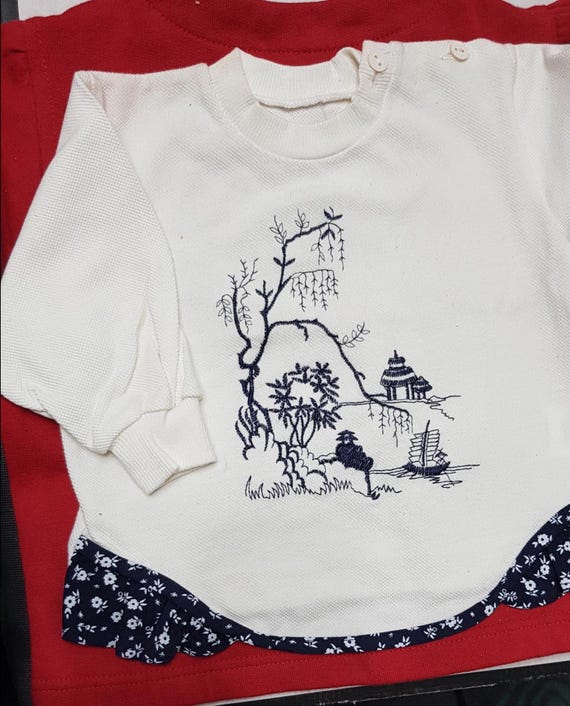 Sale 30% T-shirt, Herzlieb, sweater, long-sleeved shirt, ruffle, scattered flowers, white-blue, shoulder buttons, baby-KIDs, girls, vintage