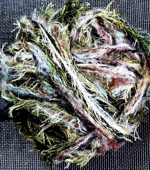 Wool, designer yarn mix, decorative yarn/accent yarn, for stripes, edges, patchwork, and much more. Various fiber types, hand-wound, vintage wool.