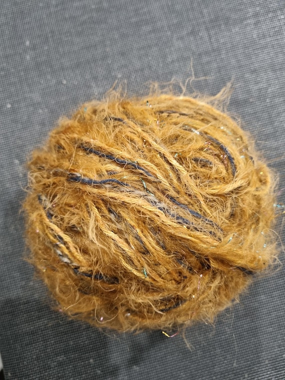 Wool, designer yarn mix, decorative yarn/accent yarn, for stripes, edges, and much more. Mini skeins, various fiber types, hand-wound, vintage wool