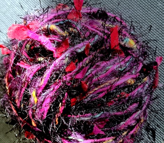 Wool, designer yarn mix, extra soft, Papyrus Live black-red-pink with fluff, Tornado, hand-wound, various fiber types, vintage wool