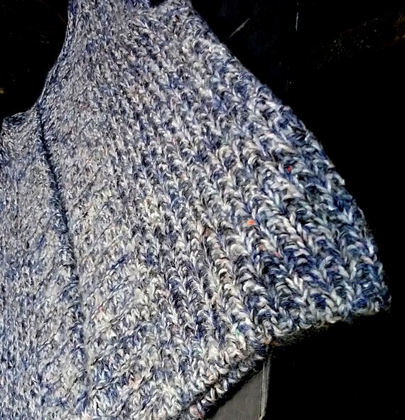 handmade, sleeveless vest, chunky knit, tweed look, grey blue multicolored, size One Size Big, measurements, vintage