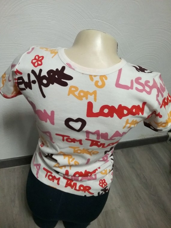 Sale 30% T-Shirt, short sleeve, all-over city graphics, white + brown with pink-orange-yellow, girls-women, Tom Tailor, vintage