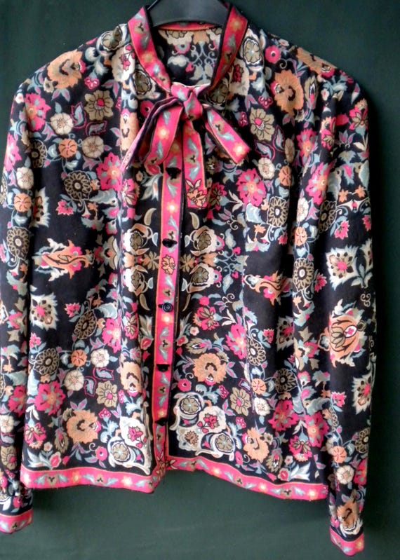 Sale 30% Second Hand, pussy-bow blouse, long sleeves/cuffs, black/multicolored, size 44/46, dimensions, details, ladies/women, vintage