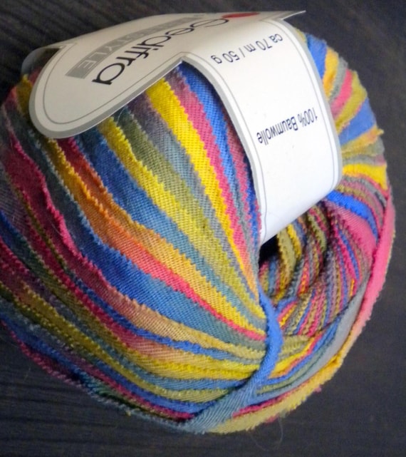 Wool, ribbon yarn, wide fabric ribbon, red-yellow-blue-colorful, Gedifra, lifestyle, color gradient, effect yarn, vintage