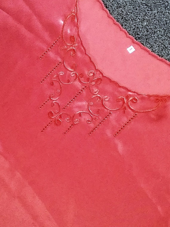 Sale 30% Tanktop,  ärmelloses T-Shirt, Bluse, Blusentop, rot oder apricot oder schwarz, glänzend mit Stickerei, Girls, Frauen, Vintage