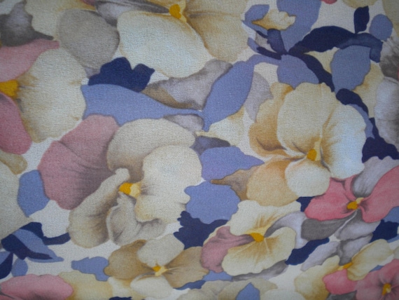 Sale 30% off skirt, pleated skirt, allover pansies, pastel/colorful, size 42/44. Measurements, women, women, vintage