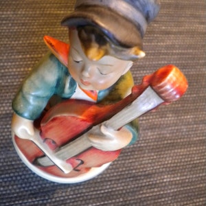 Old Hummel-Goebel figurine &quot;Sweet Music&quot; boy with cello No. 186 - very rare porcelain rarity vintage