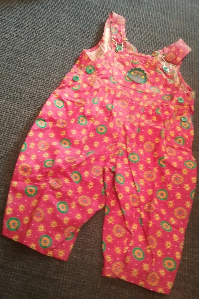 Dungarees, dungarees bermuda, floral fabric, pink-green-yellow, graphic patches, 77 Sunset Strip, pocket details, buttons, BABYKIDS, Whoopi, vintage image 3