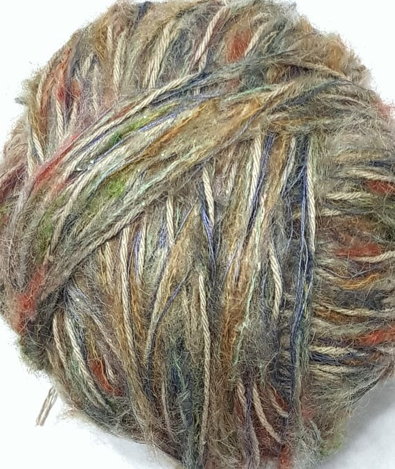 Wool, designer yarn mix, as seen in patterns, e.g., vest, knitted shirt, crocheted top, hand-wound, total 450 g, various fiber types, vintage wool