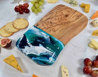 Rustic Olive Wood Cutting Board 30cm - Luxury Birthday Gift Cheese Board