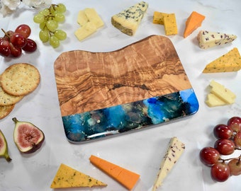 Rustic Olive Wood Board 21cm - Luxury Cheese Board - New Home Gift Ideas - Nature Lover Presents