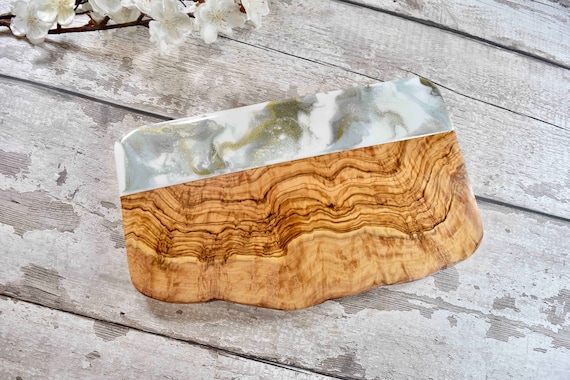 White Gold Resin Art Cheeseboard 30cm | Olive Wood Cutting Board | Father's Day Gift