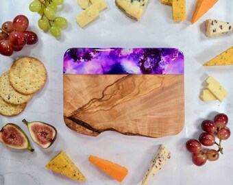 Olive Wood Cheese Board 21cm - Purple Kitchen Decor - Housewarming Gift Ideas