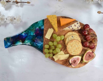 Charcuterie Serving Board with Handle - Resin Art Chopping Board - Engagement Gift Ideas