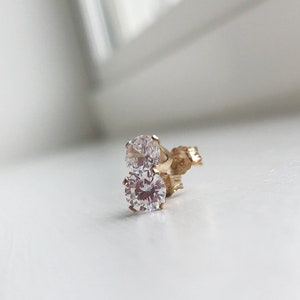 Clous d'oxydes de zirconium cubiques remplis d'or 14 carats Boucles d'oreilles minimalistes en or rempli Boucles d'oreilles en or deuxième piercing minuscules clous d'oreilles en or unisexe