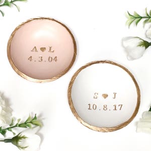 Engagement Gift Ring Dish / Date and Initials Jewelry Dish / Wedding Gift for Couple / Anniversary Gift for Her / Personalize Gift for Bride