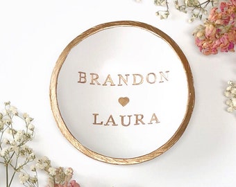 Personalized Ring Dish / Engagement Gift for Couple / Custom Wedding Gift for Her / Name Jewelry Dish / Bridesmaid Gift / Bridal Shower Gift