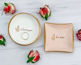 I Love You Jewelry Dish / Te Amo Ring Dish / Engagement Gift / Gift for Mom / Anniversary Gift for Couple / Valentine's Day Gift for Her