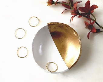 White and Gold Jewelry Dish / Personalized Jewelry Dish / Personalized Ring Dish / Gifts for Her / Bridesmaids Gift / Personalized Gift