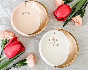 Engagement Gift for Couple / Wedding Gift for Her / Engagement Ring Dish / Personalized Jewelry Dish / Initials and Date / Anniversary Gift
