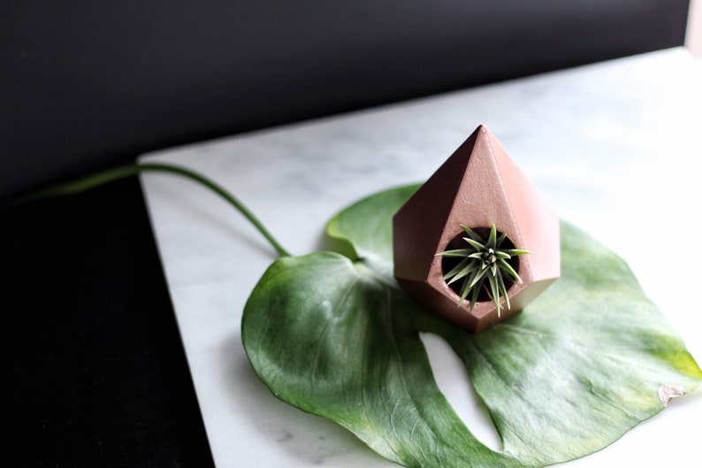 TEARDROP Concrete Planter