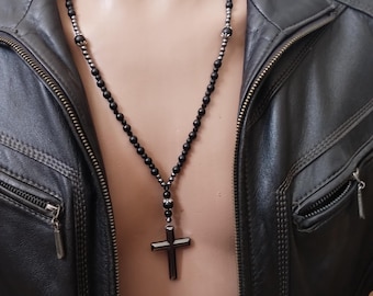 Collier croix en hématite noire, chapelet catholique pour homme, bijou en shungite, bijou cadeau catholique.