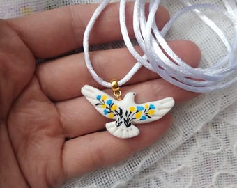 Collier ukrainien, collier colombe, cadeau ukrainien, pendentif paix, collier fleur peinte, collier oiseau, breloque colombe, bijoux ethniques, bijoux floraux