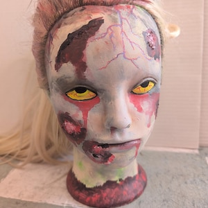 Halloween Decorations Zombie Girl Head