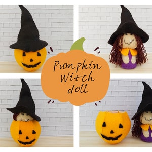 Könnte beinhalten: Eine Filz-Kürbis-Hexenpuppe mit einem schwarzen Hut und braunen Haaren. Die Puppe sitzt in einem Kürbis mit einem geschnitzten Jack-o'-Lantern-Gesicht. "Pumpkin Witch Doll" steht in einer Sprechblase im Bild.