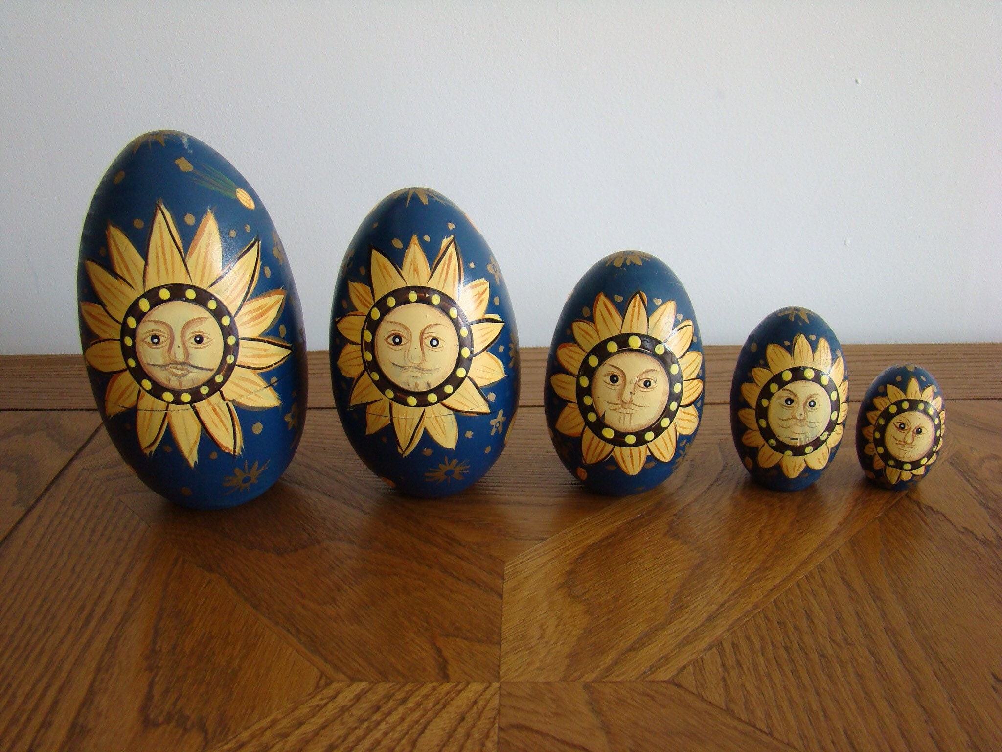 wood nesting eggs