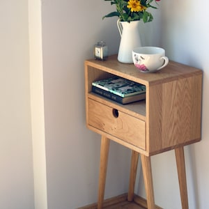 Table de chevet Mid Century avec tiroir / Chêne blanc / Chêne foncé image 3