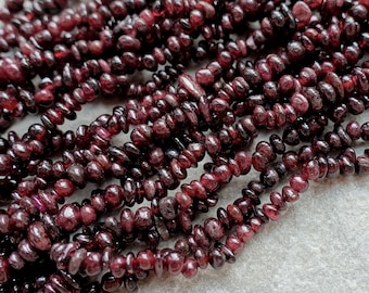 Natural Garnet Chip Nuggets Beads, Smooth Pebble Chips, Gemstones Tree of Life beads, Craft Supplies UK