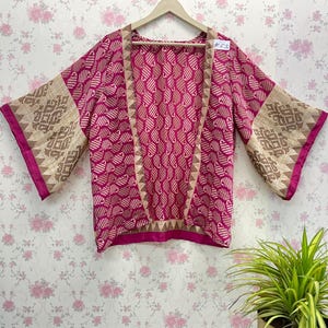 Kimono in seta stampata con patchwork: cappotto corto in seta stile boho da spiaggia