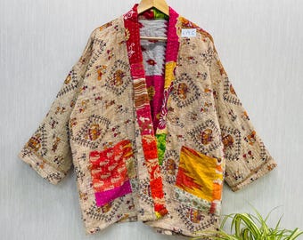 Chaqueta acolchada Kantha vintage: Kimono corto de invierno de algodón con patchwork estilo boho para hombre.