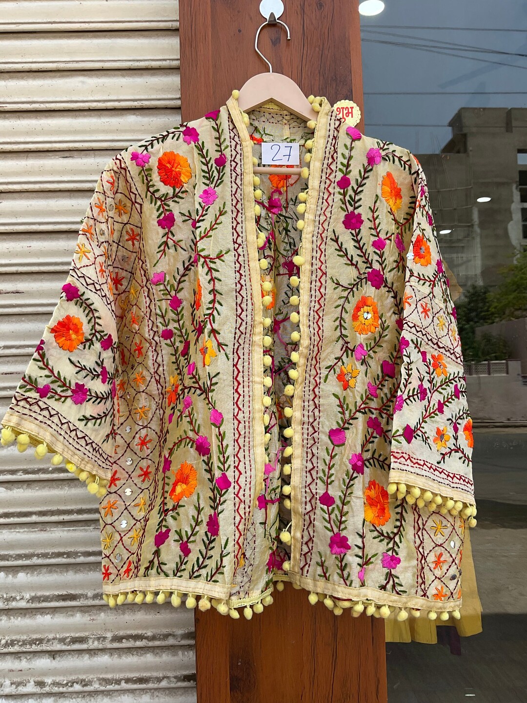 Phulkari Short Kimono Robe Golden Black
