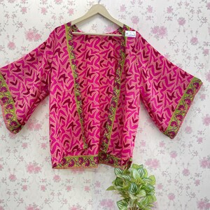 Indyjska jedwabna patchworkowa krótka kurtka: kimono w stylu boho vintage