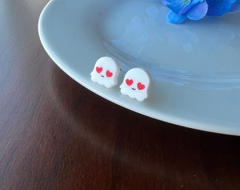 Ghost Stud Earrings, Cute Ghost Jewelry, Ghost Heart Earrings, Valentine's Day Ghost, Heart Eyes Earrings, Halloween Studs, Cute Ghost Studs