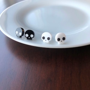 Skull Earring Studs, Skull Studs, Skull Jewelry, Skeleton Earrings, Halloween Stud Earrings, Acrylic Skull Earrings, Halloween Themed Studs