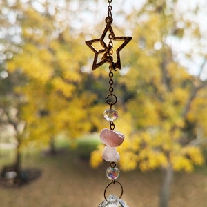 Fairy Crystal Suncatcher, Suncatcher Crystal w/ Natural Raw Stones, Crystal Prism Suncatcher, Rainbow Maker Window Decor, Fairy Suncatcher, Amethyst Suncatcher, Gemstone Suncatcher, Prism Light, Rainbow Suncatcher #suncatcher #Crystalsuncatcher