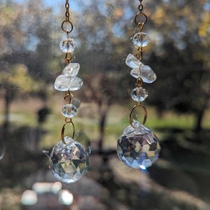 Fairy Crystal Suncatcher, Suncatcher Crystal w/ Natural Raw Stones, Crystal Prism Suncatcher, Rainbow Maker Window Decor, Fairy Suncatcher, Amethyst Suncatcher, Gemstone Suncatcher, Prism Light, Rainbow Suncatcher #suncatcher #Crystalsuncatcher