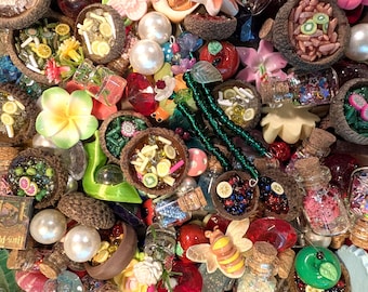 Fairy Garden Trinket Scoop: Miniature Crystals, Stickers & Charms