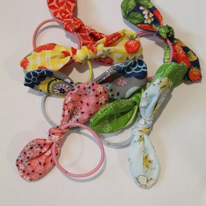 Retro Style, Retro hair ties, hair rubber bands, girls hair ties, girls bows, girl accessories, girl hair bows, retro hair, set of 2