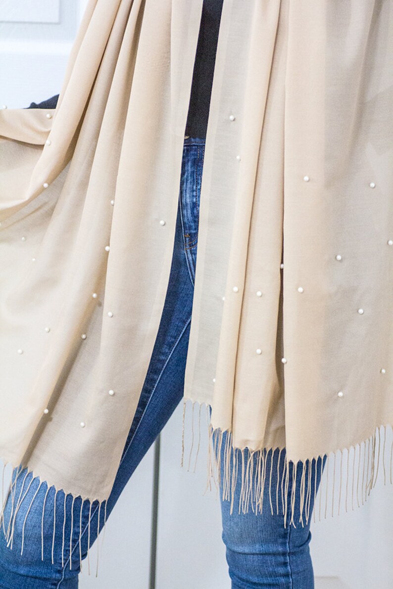 shawl nude colour